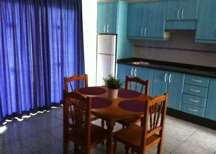 Comodoro * Los Cristianos (Tenerife)